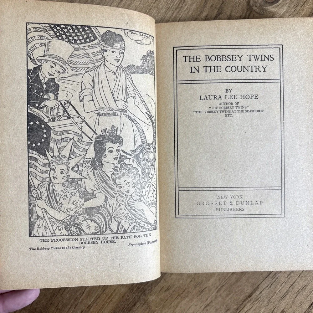 The Bobbsey Twins In The Country - Laura Lee Hope Grosset & Dunlap HC DJ No Date